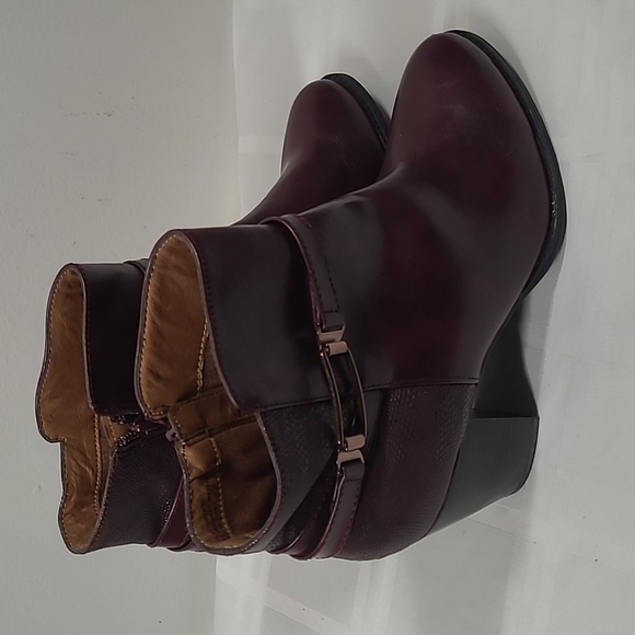 Cloud Walkers Women's Ankle Boot - Picture 3 of 12